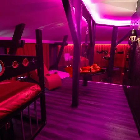 Red Palace Apartament Bdsm Bydgoszcz Exterior photo