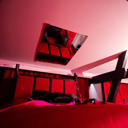 Red Palace Apartament Bdsm Bydgoszcz Exterior photo