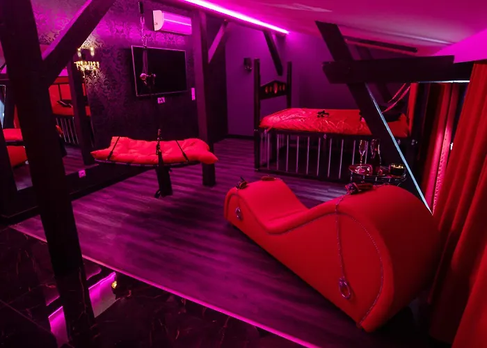 Red Palace Apartament Bdsm