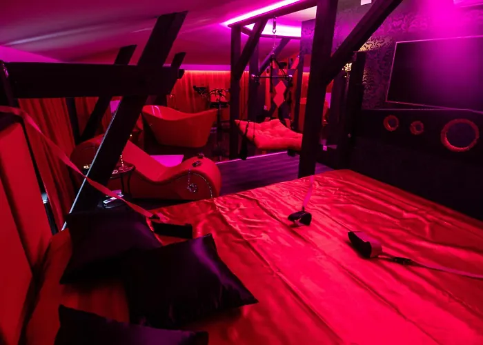Red Palace Apartament Bdsm