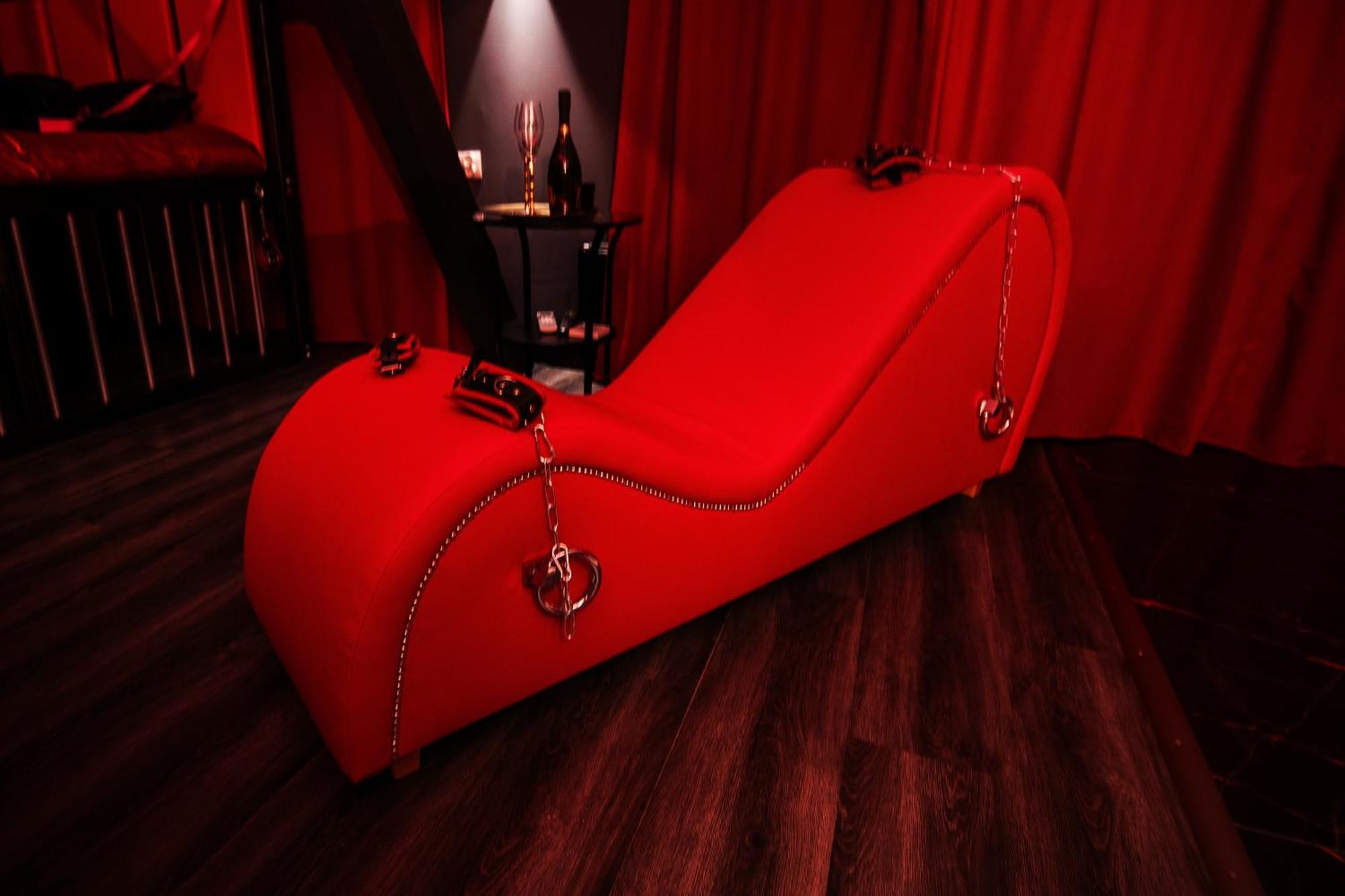 Apartment Red Palace Bdsm *