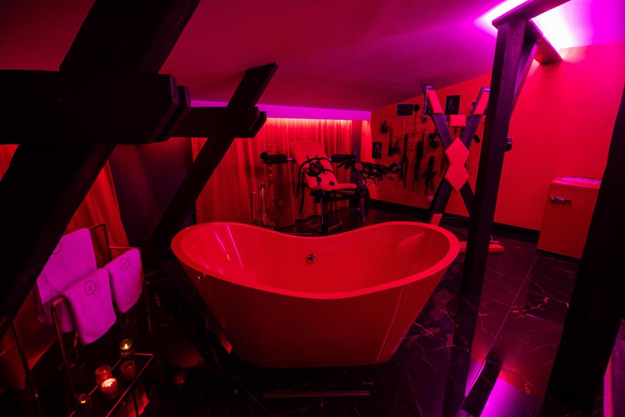 Apartment Red Palace Bdsm Bydgoszcz