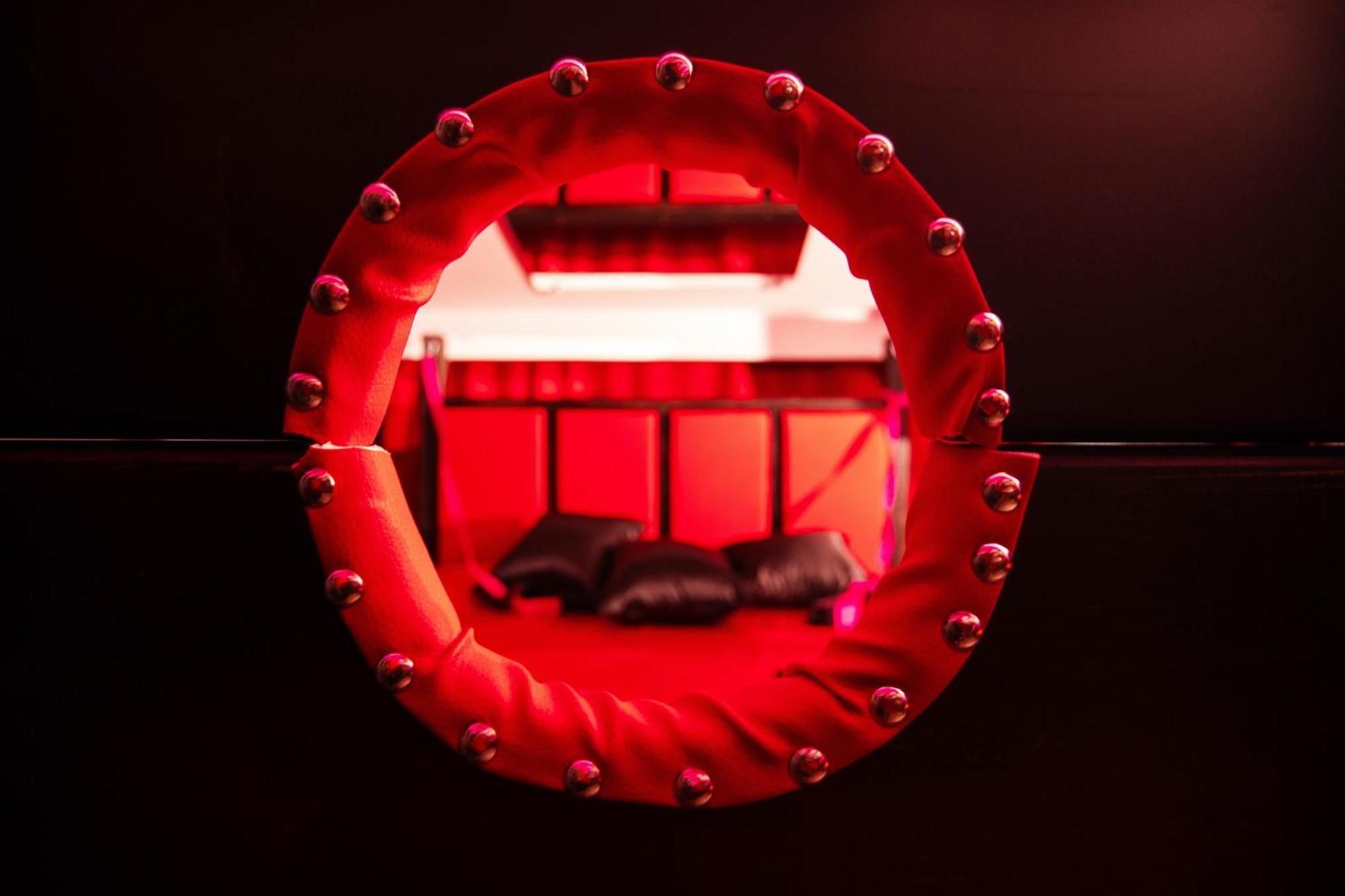 Red Palace Bdsm Apartment *