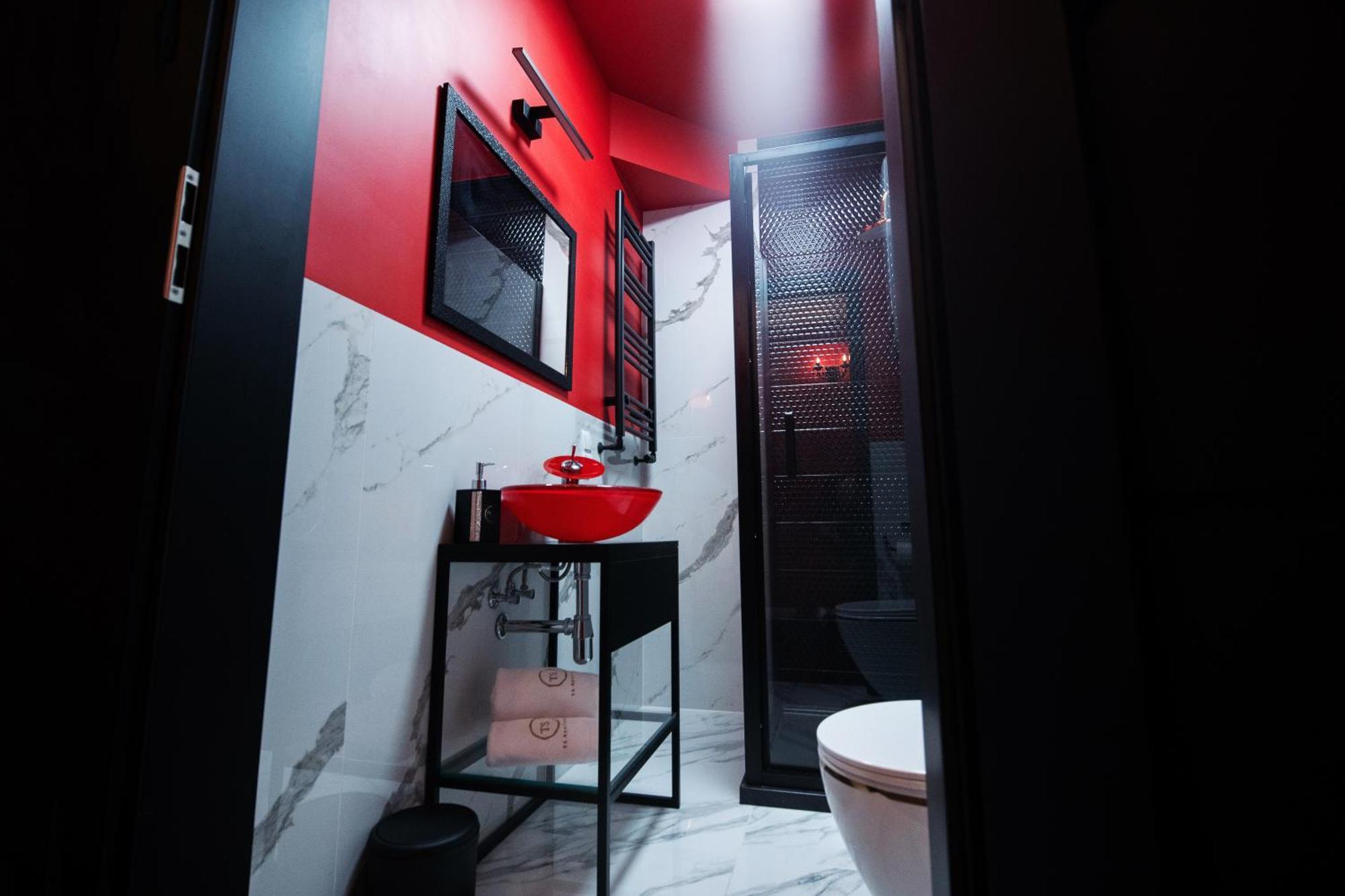 Red Palace Bdsm *